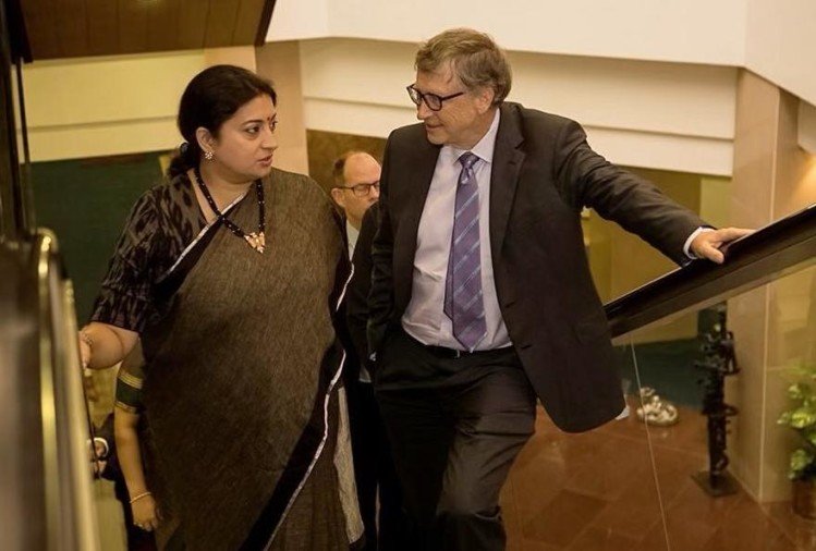 Smriti Irani, Bill Gates