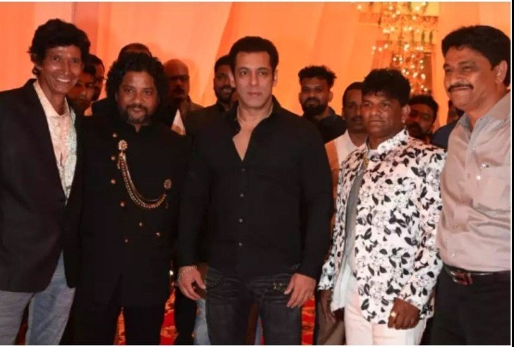 Salman Khan at makeup artist son wedding