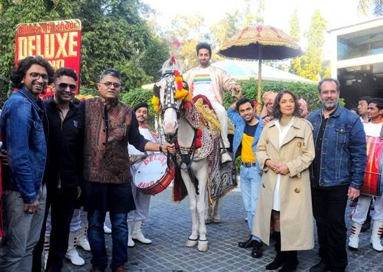 Ayushmann Khurrana climbed horse, went out on the streets of Delhi
