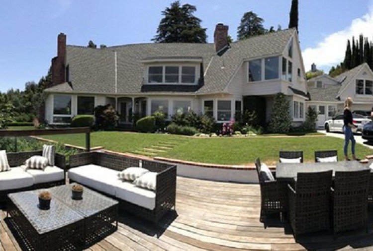 Sunny Leone's house photos