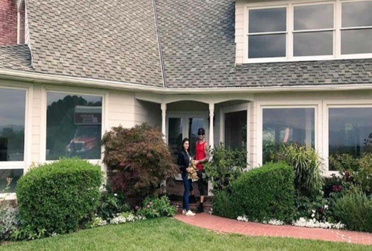 Sunny Leone's house photos