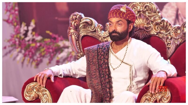 पंकज त्रिपाठी, बॉबी देओल, सैफ अली खान