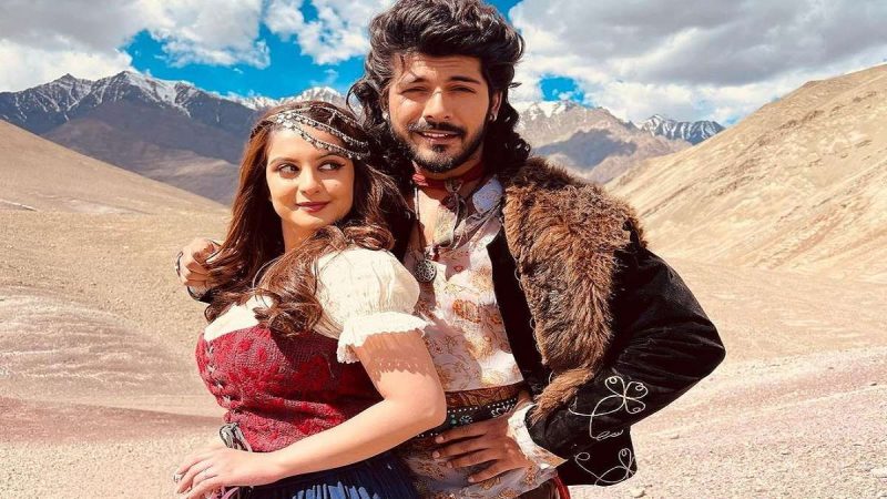 sheezan khan and tunisha sharma show alibaba dastaan e kabul makers not replace actress says reports | 'अलीबाबा' में तुनिषा शर्मा की जगह नहीं होगी किसी की एंट्री! मेकर्स ने लिया ये